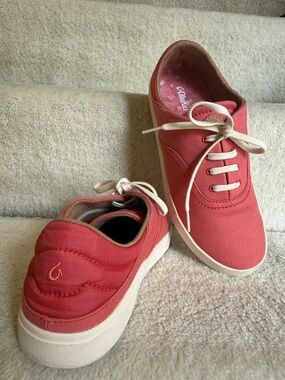 OluKai Kohu Coral Canvas Lace-Up Women’s Sneaker